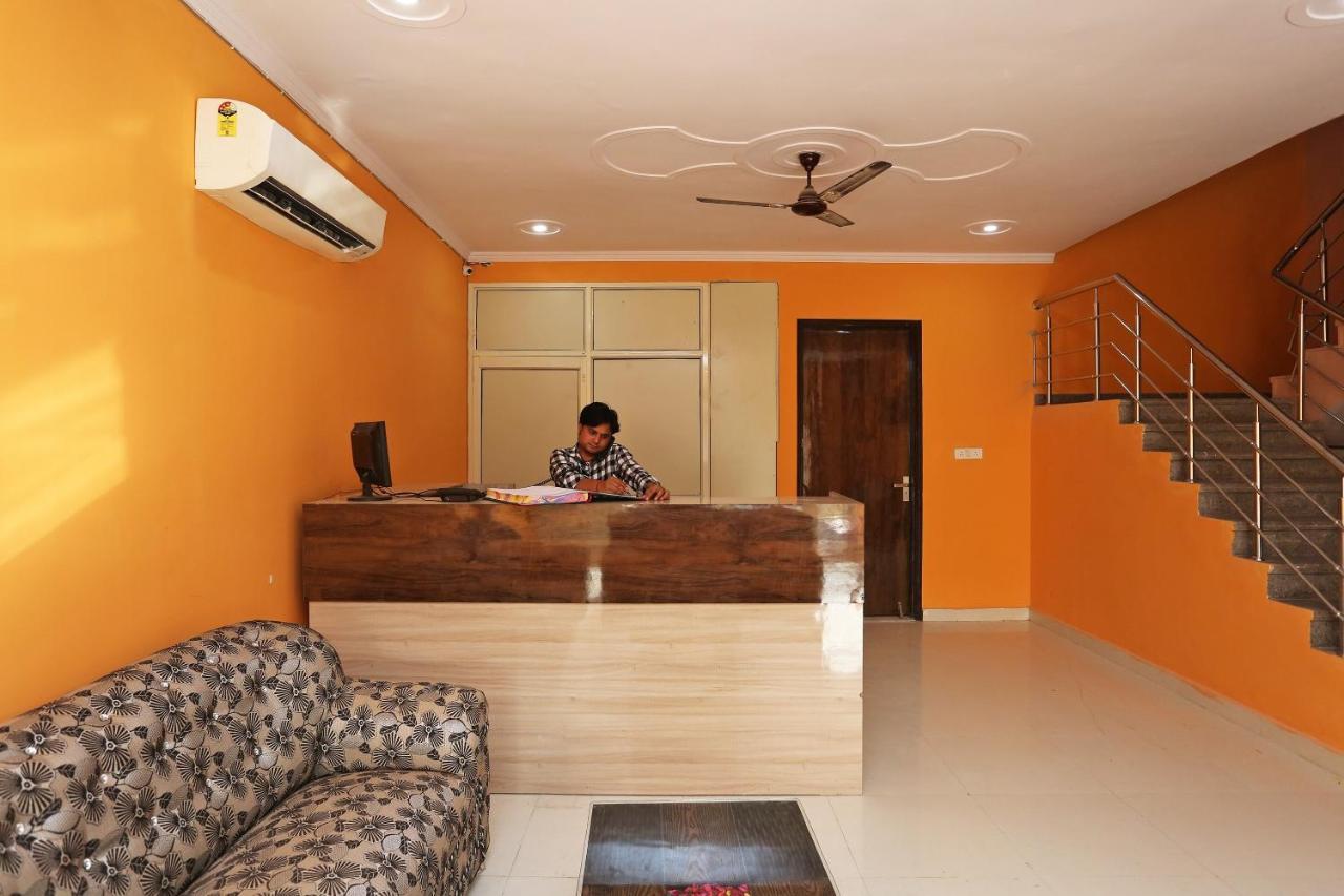 Hotel Oyo Rose Residency Near Dwarka Sector 9 Metro Station Nueva Delhi Exterior foto